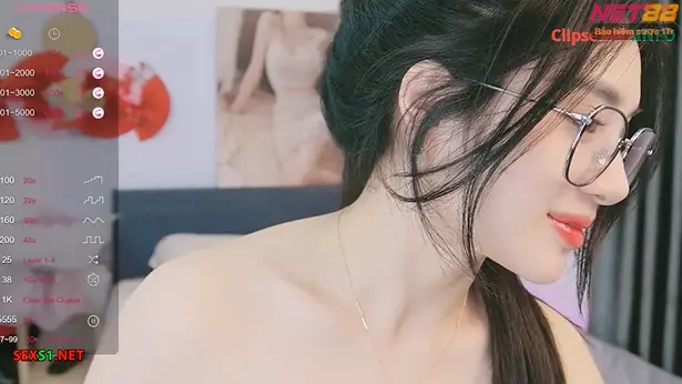 CHONGTOICO-0287 | Anna Gấu thủ dâm dí lồn vào Camera livestream xem phê cặc – chongtoico