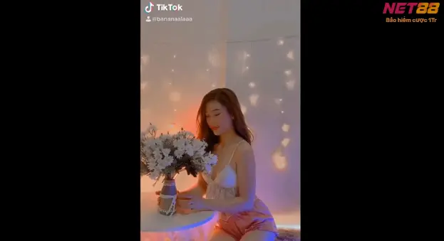 CHONGTOICO-0330 | Thùy Nguyễn dâm thích khoe vú nơi công cộng – chongtoico