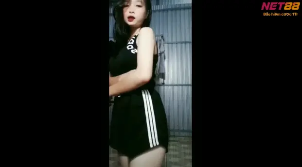 CHONGTOICO-0348 | Vú to lồn múp không lông nhúng như một con thú – chongtoico