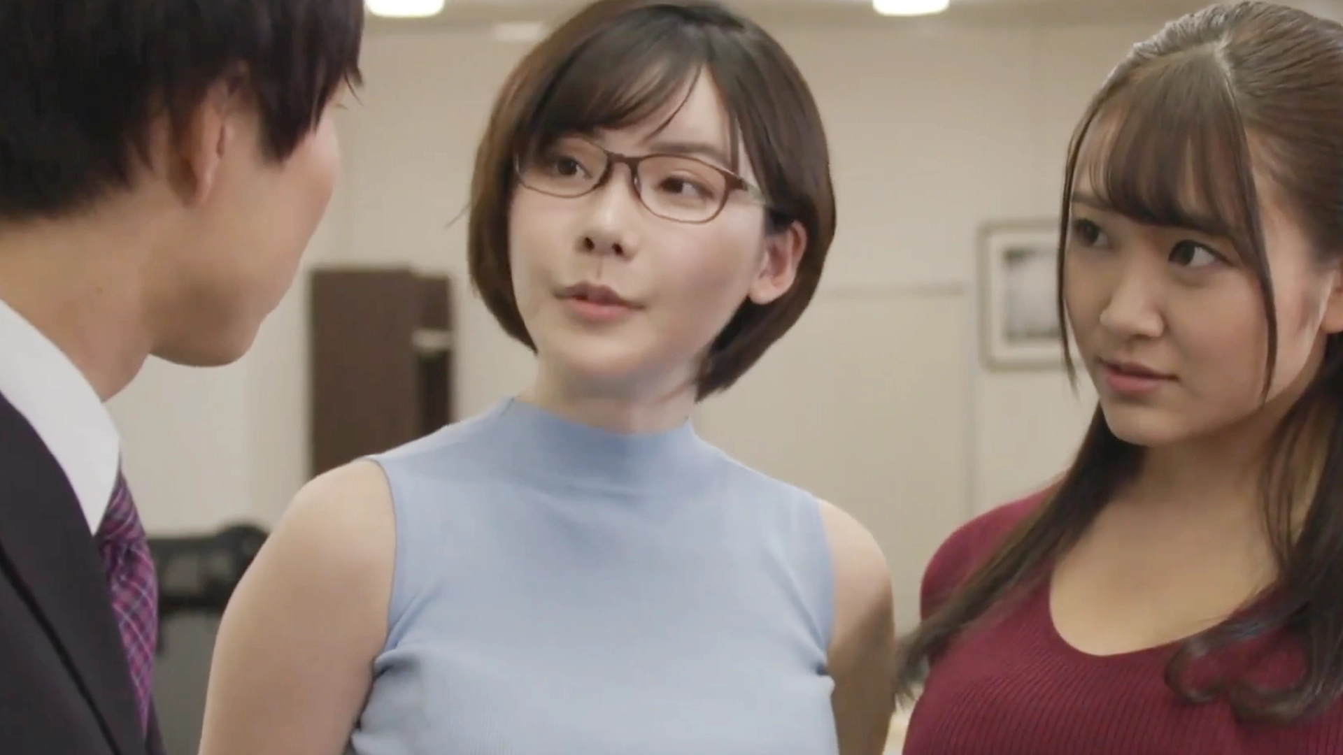 Cảnh vui nhộn trong văn phòng giữa Eimi Fukada và đồng nghiệp trong CHONGTOICO-1324 – Sex JAV VietSub – chongtoico